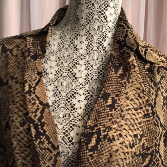 Zara woman Snake Print Blouse - Picture 2 of 5